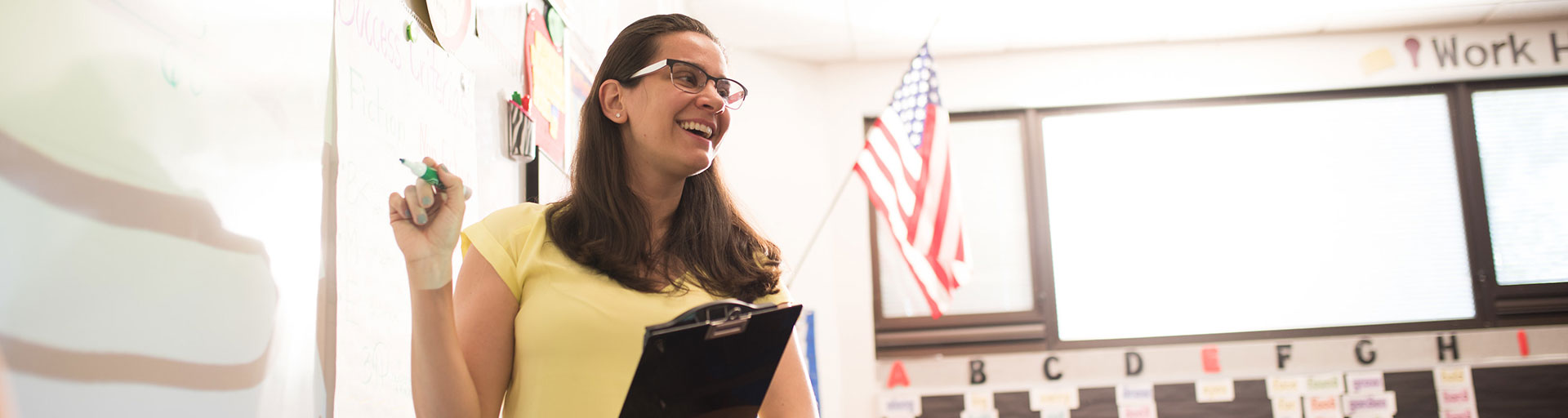 teacher presenting information to a class